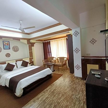 Kalpataru Hometel Mumbai Bagian luar foto