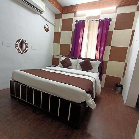 Kalpataru Hometel Mumbai Bagian luar foto