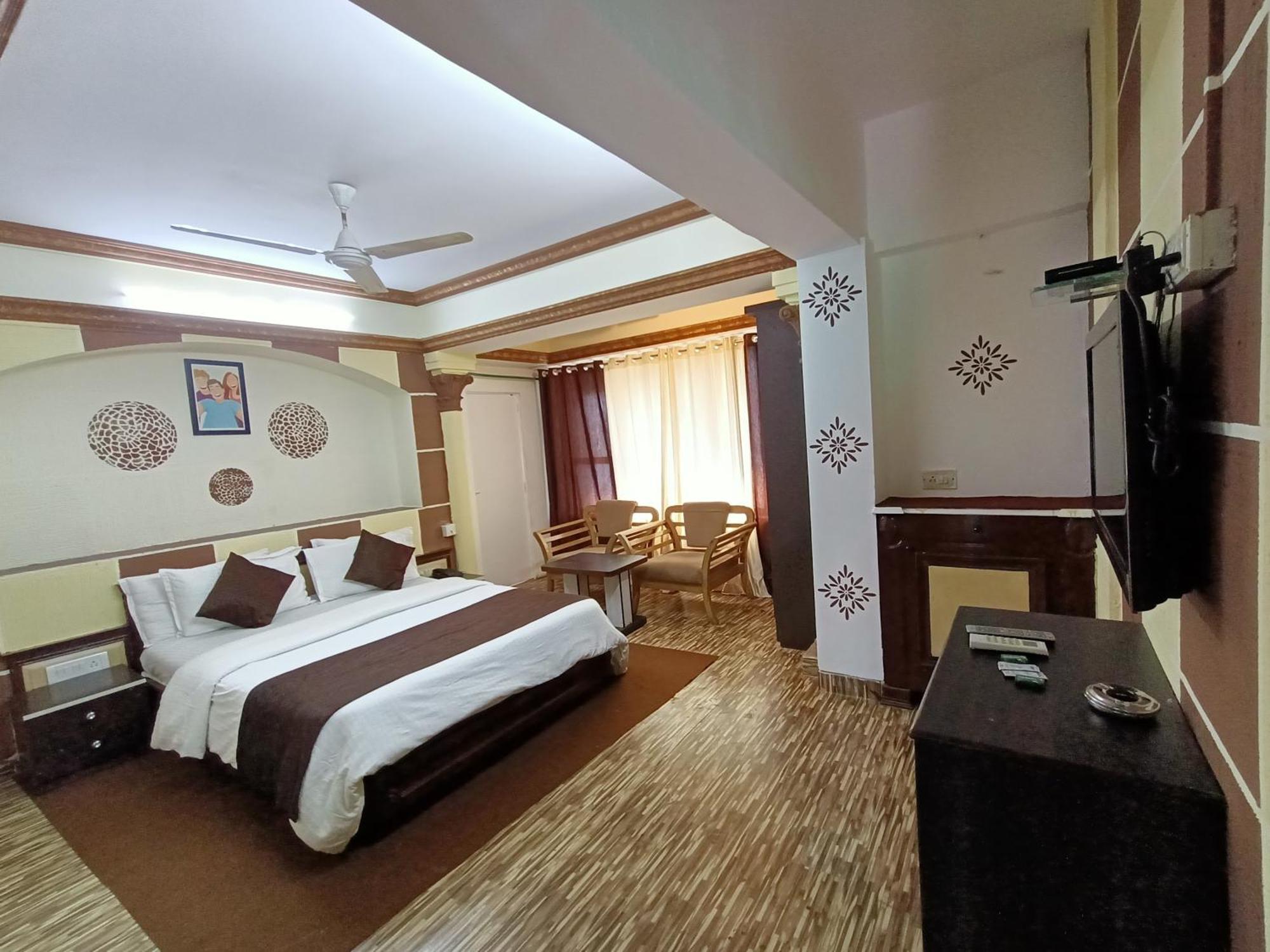Kalpataru Hometel Mumbai Bagian luar foto