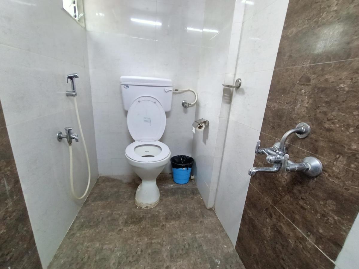 Kalpataru Hometel Mumbai Bagian luar foto
