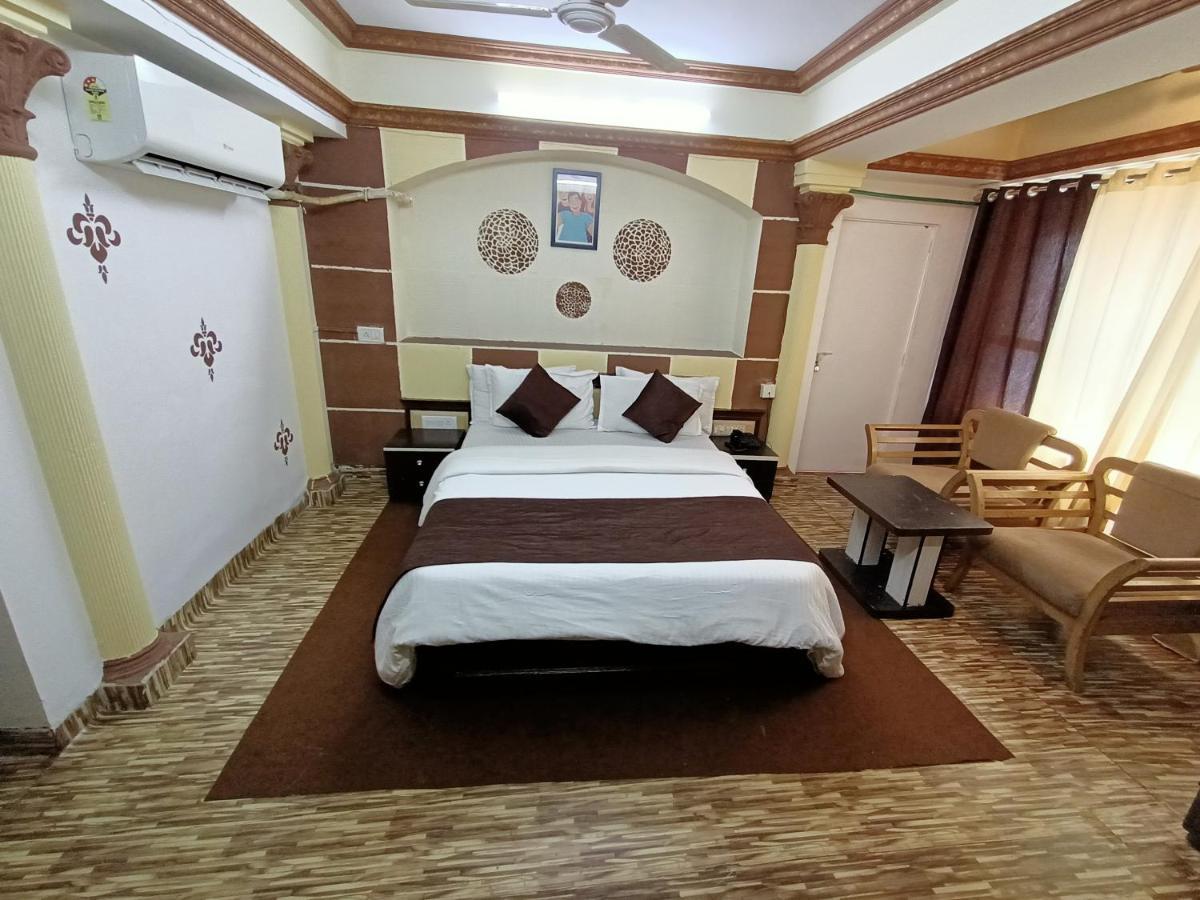 Kalpataru Hometel Mumbai Bagian luar foto