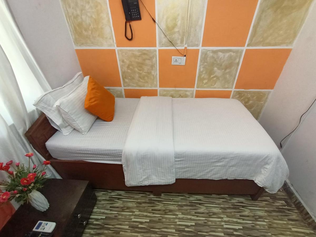 Kalpataru Hometel Mumbai Bagian luar foto