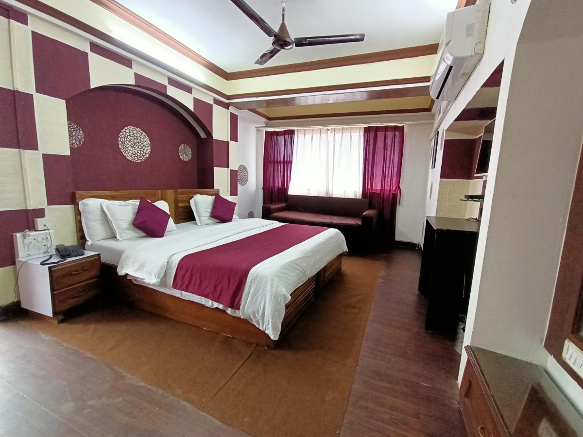 Kalpataru Hometel Mumbai Bagian luar foto