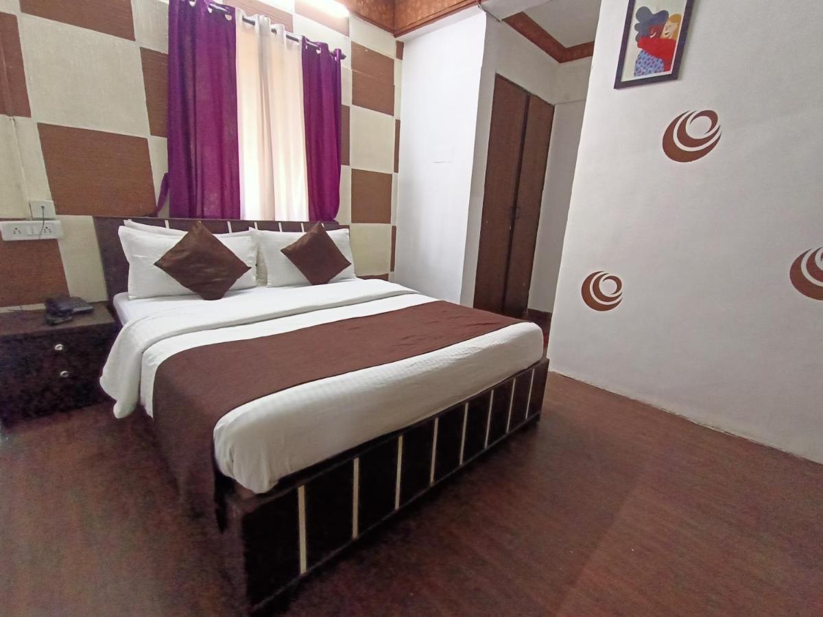 Kalpataru Hometel Mumbai Bagian luar foto