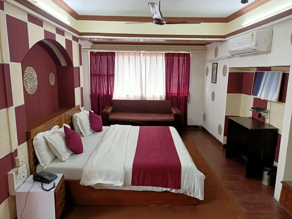 Kalpataru Hometel Mumbai Bagian luar foto