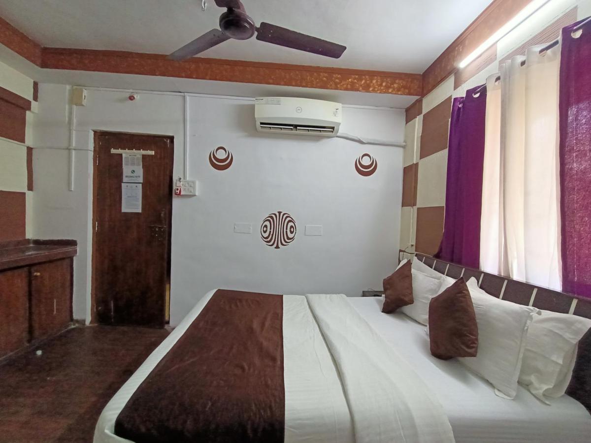 Kalpataru Hometel Mumbai Bagian luar foto